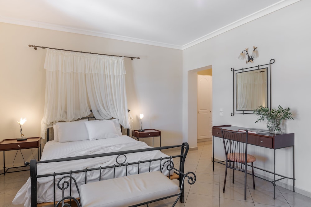 Epavlis Hotel And Spa 10/50