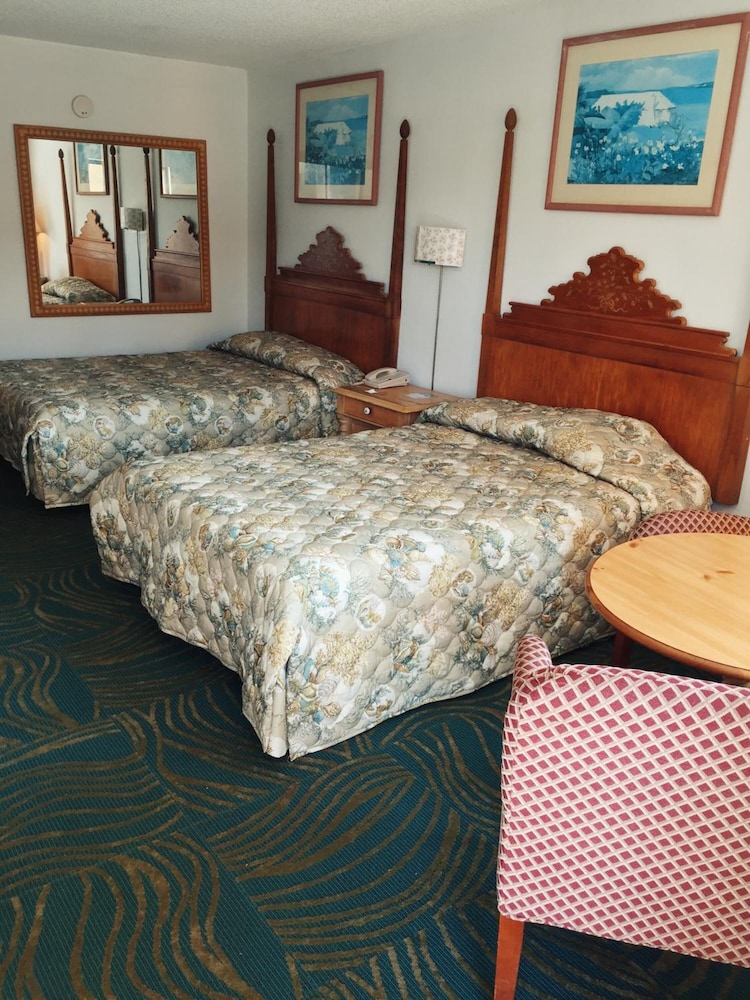 Ambassador Inn 19/32