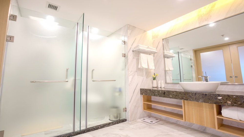 HOLIDAY INN EXPRESS CHIFENG HONGSHAN 14/50