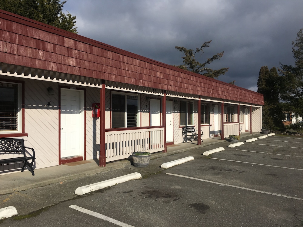 Tyee Restaurant and Hotel 4/12