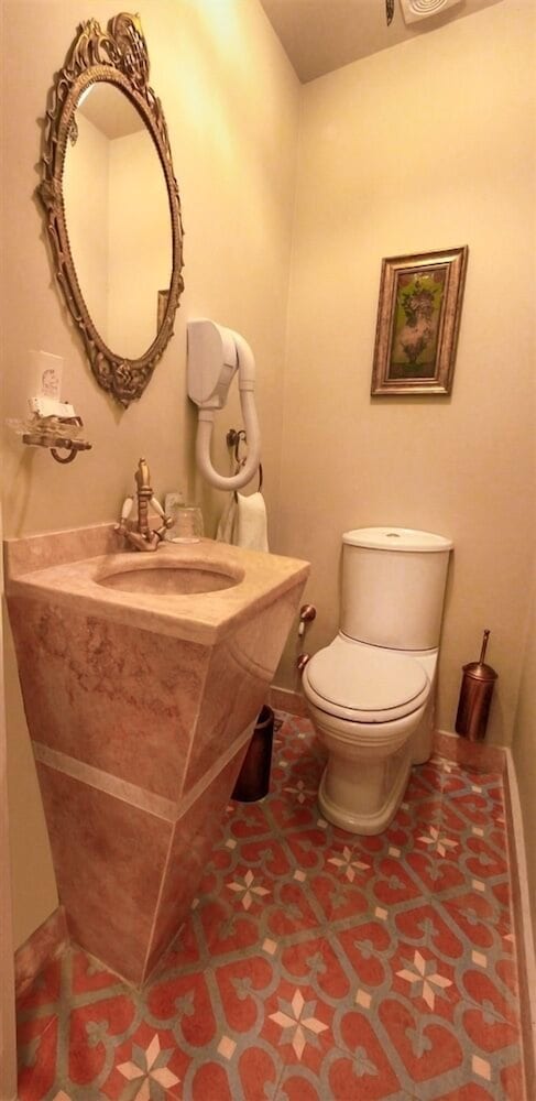 STANDARD, DOUBLE OR TWIN BED