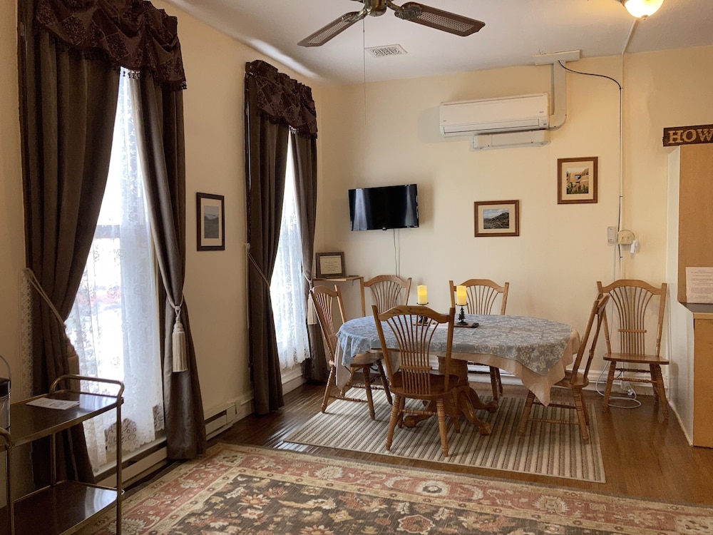 Historic Capitol Hotel Vacation Suites 15/32