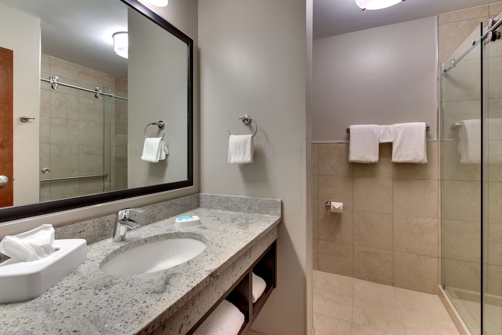 Drury Inn & Suites Cleveland Beachwood 47/50