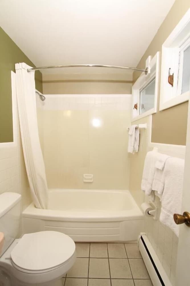 Budget Inn - Syracuse Airport 35/37