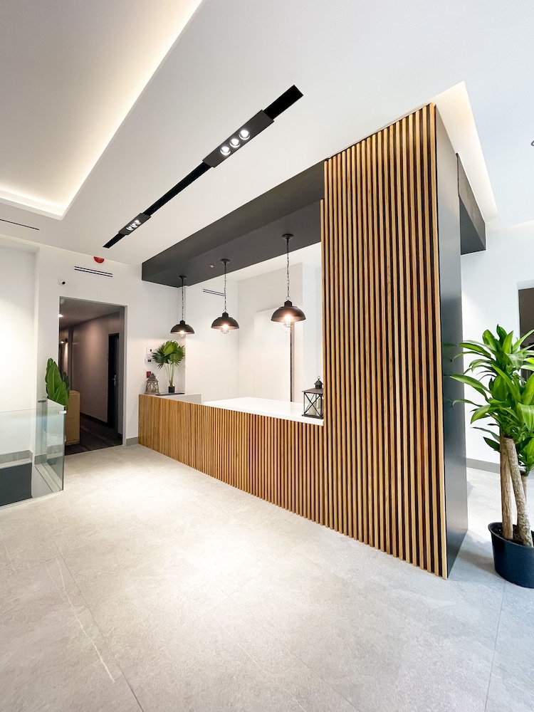 Olympia Hotel By Lodgo 4/40
