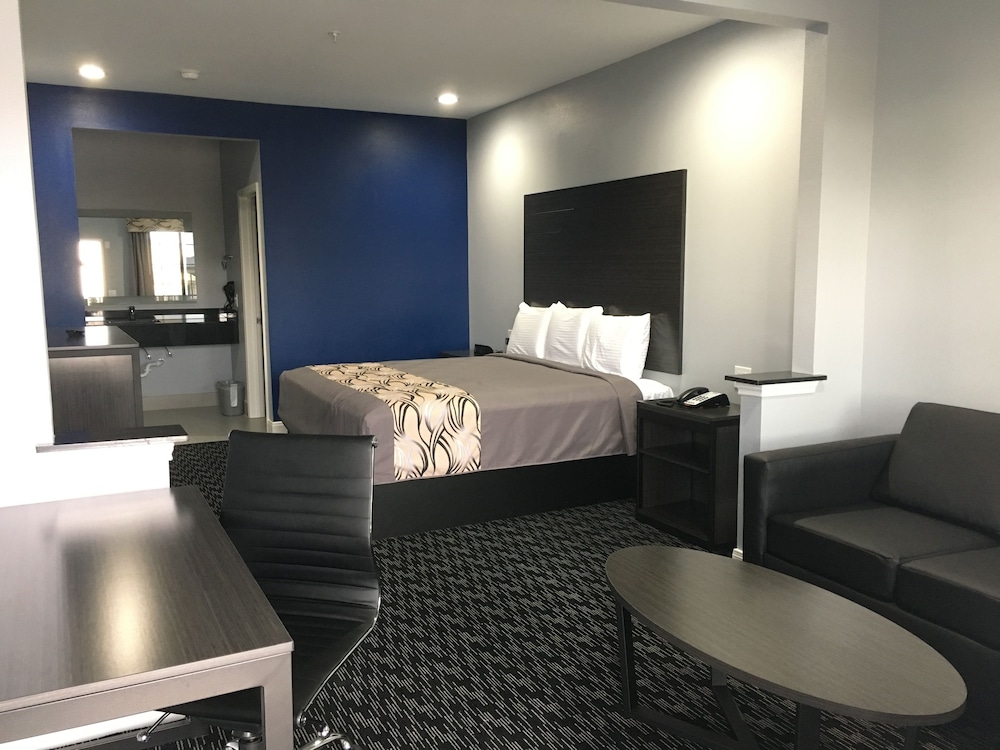 Platinum Inn And Suites 12/23