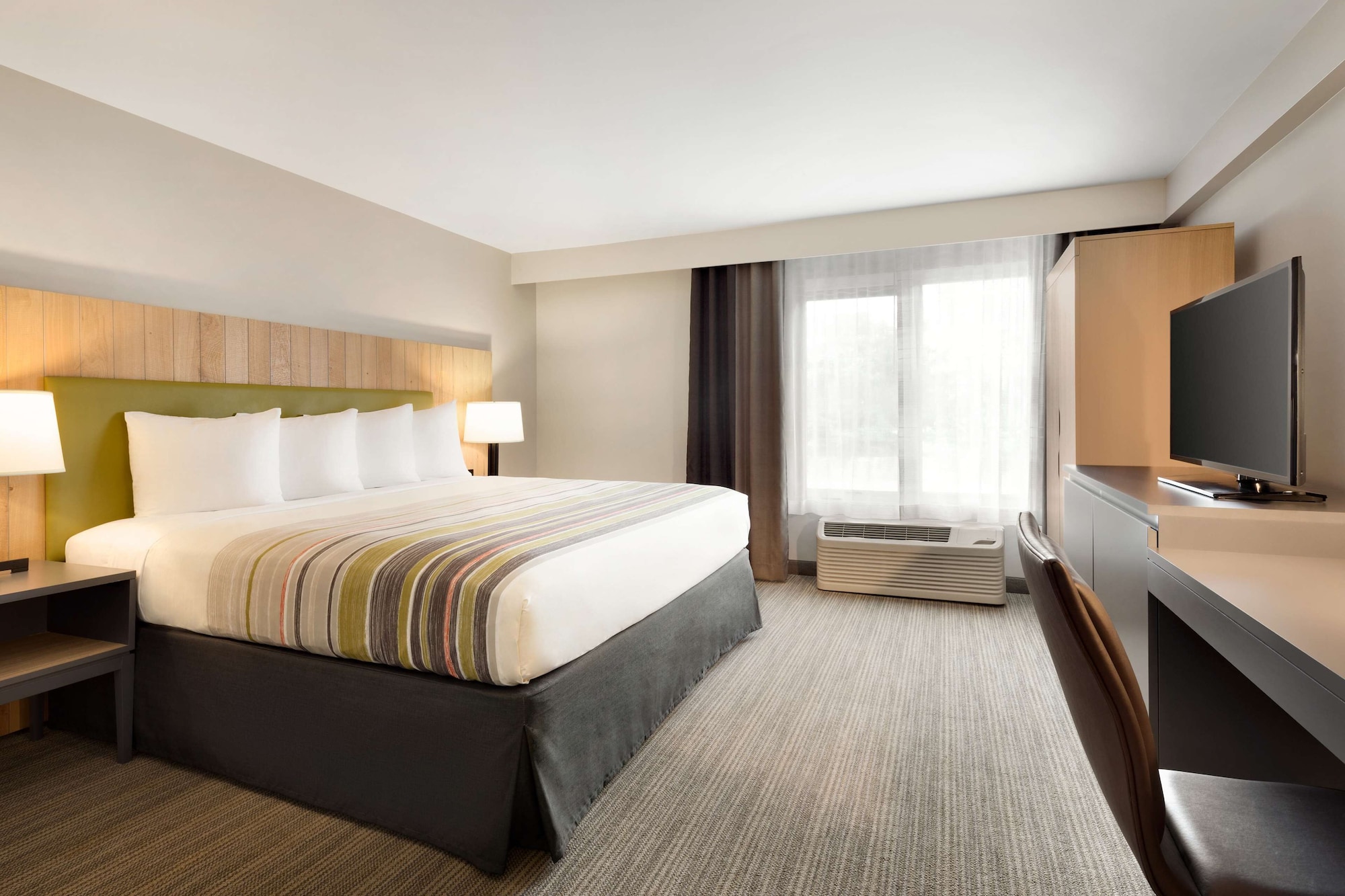 ROOM, KING BED, ACCESSIBLE