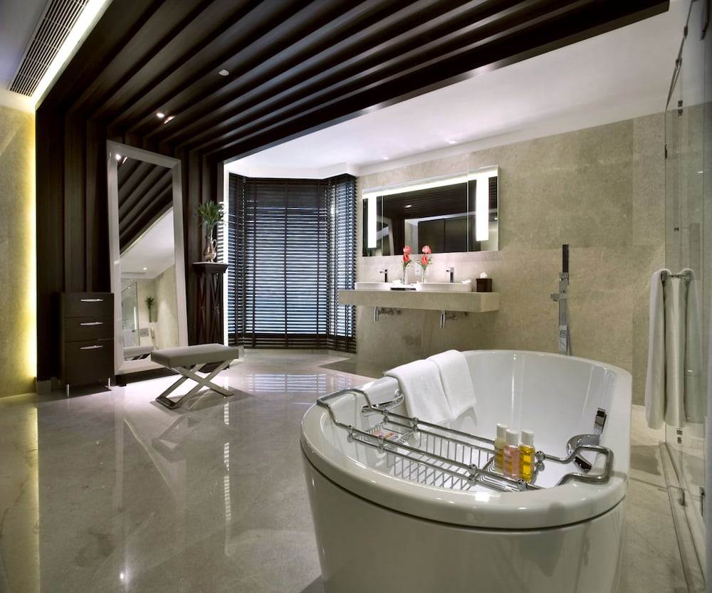 The Lalit New Delhi 55/63