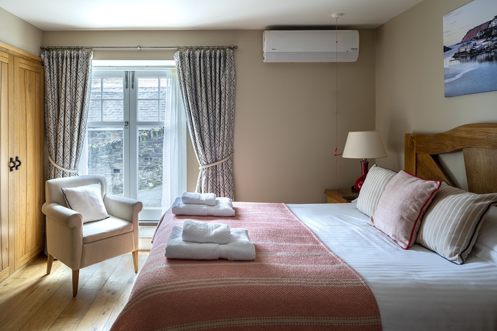 South Sands Hotel 1/50