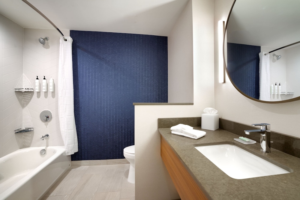 Fairfield Inn & Suites Laurel 28/30