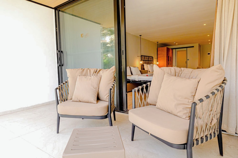 غرفة بريميوم بمسبح خاص، Kombo Beach Resort 10/10