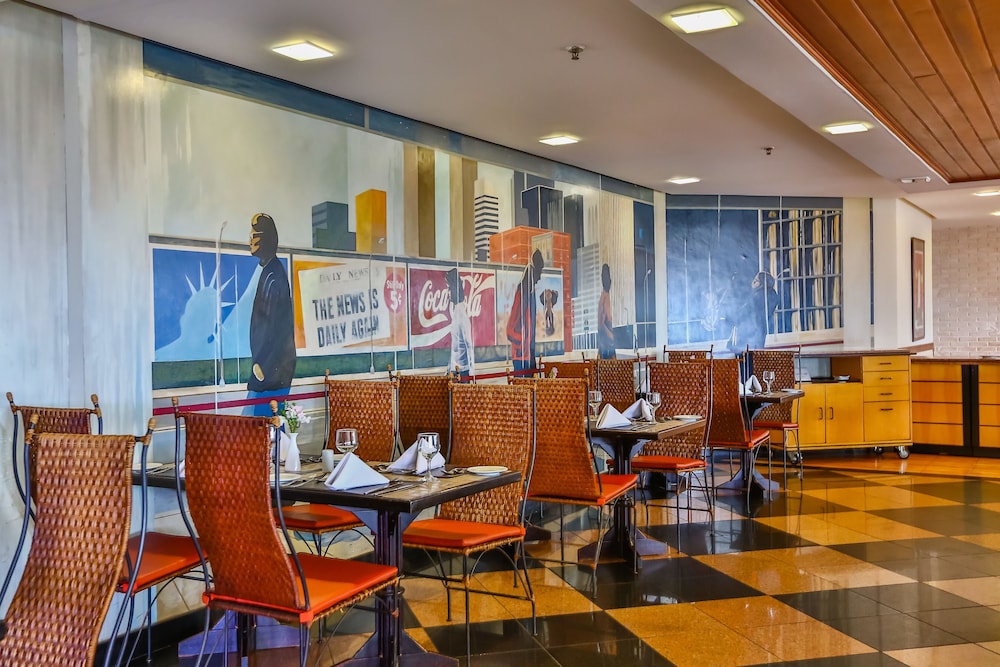 Manhattan Plaza 53/65