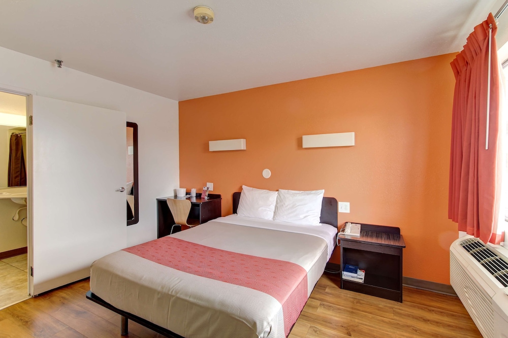 Motel6 Amherst, OH - Cleveland West - Lorain 27/41