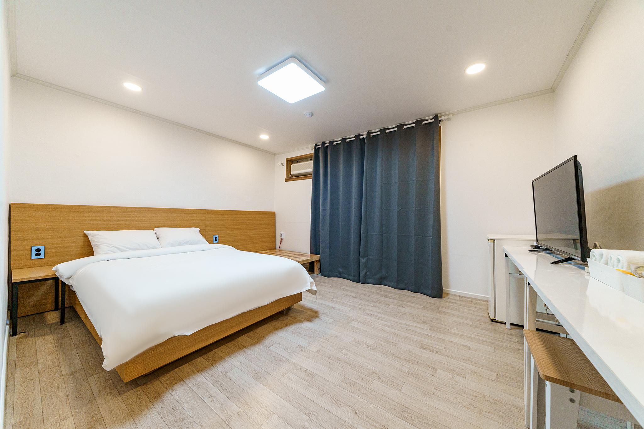 Condominium, Type B