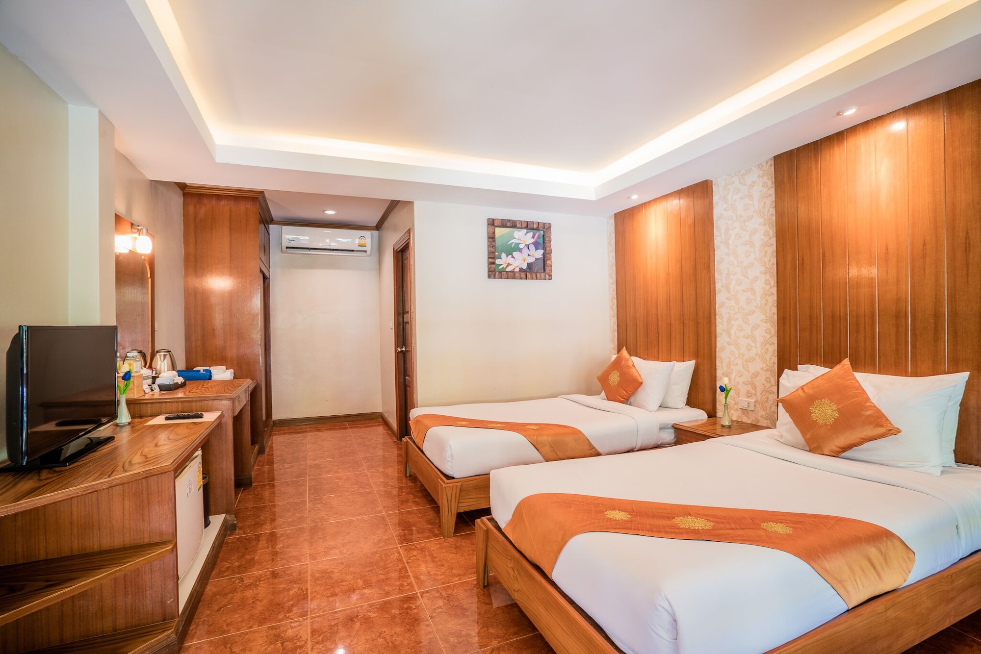DELUXE, BUNGALOW, TWIN BEDS