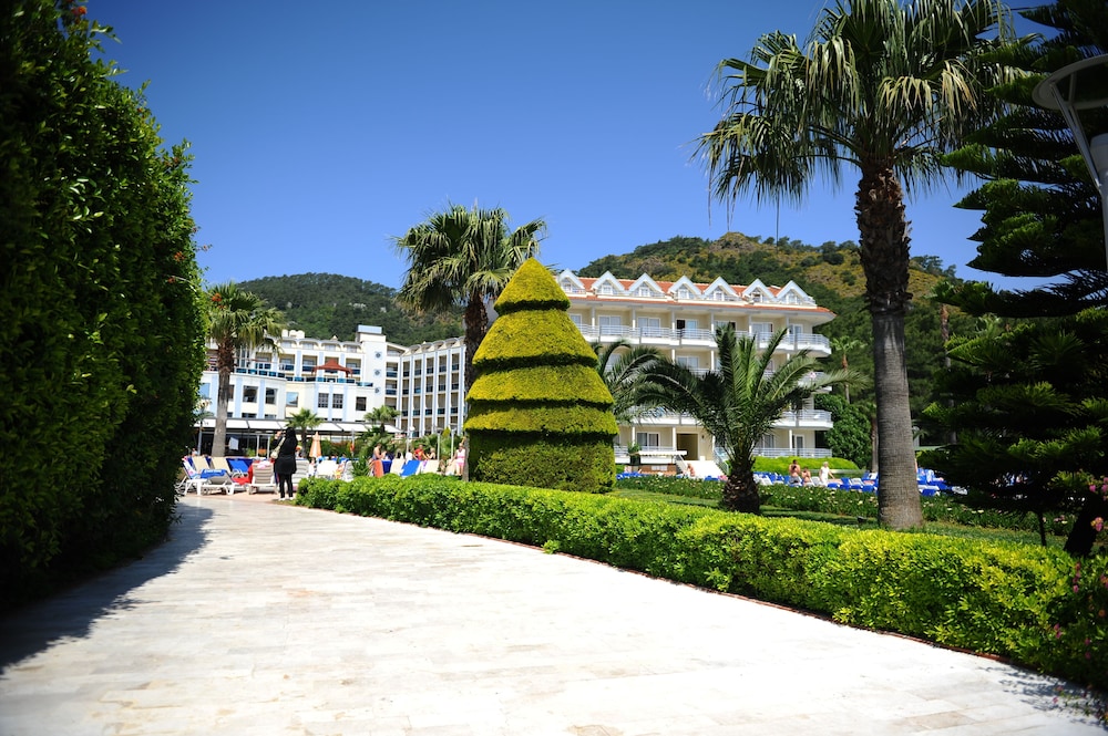 Green Nature Resort And Spa 52/54