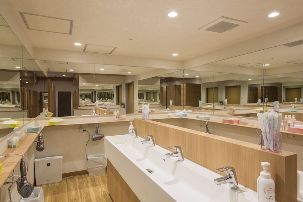 Shinjuku Kuyakushomae Capsule Hotel 45/46