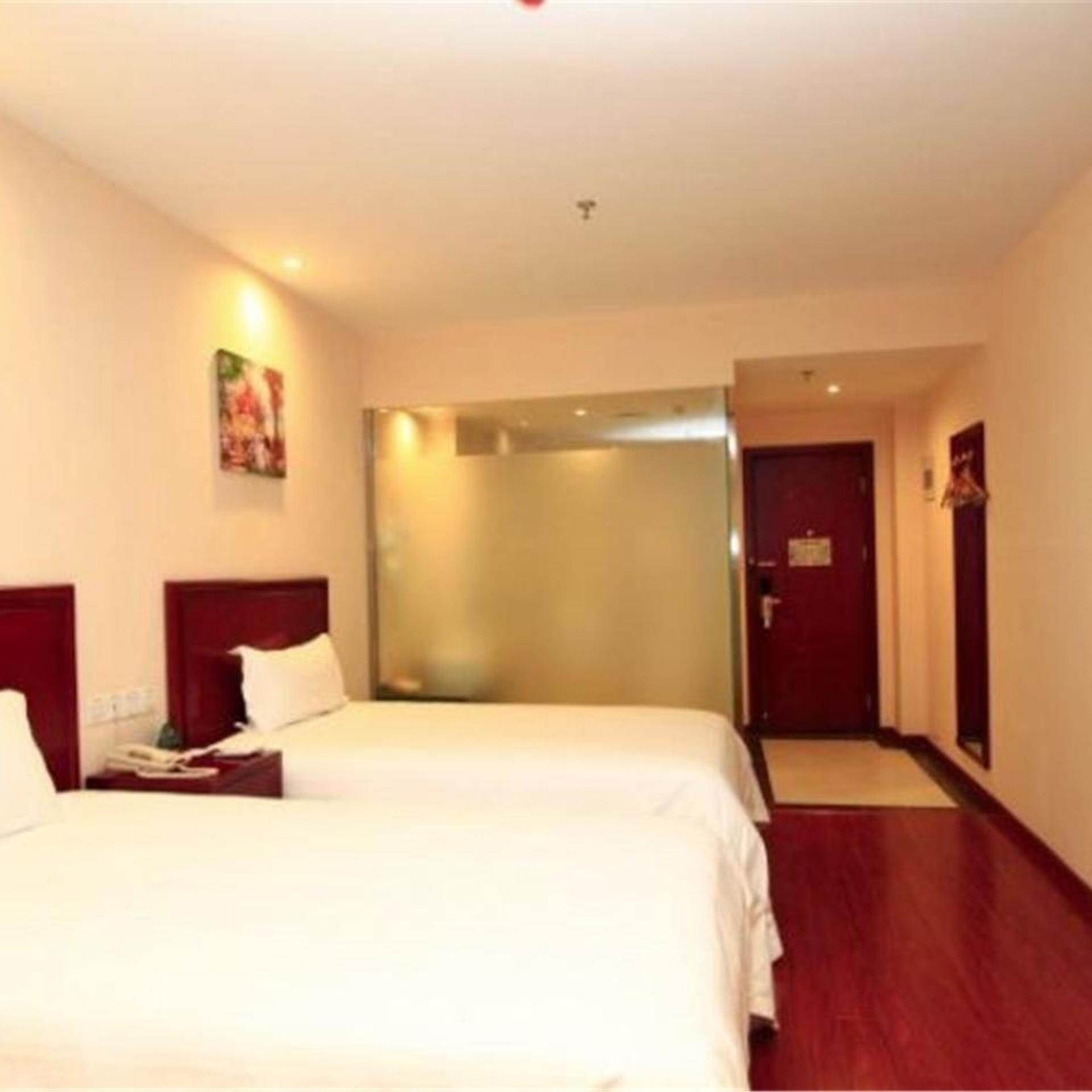 GreenTree Inn ShanDong RiZhao JuXian YinXing Avenue Middle ShanDong Road Business Hotel 24/67