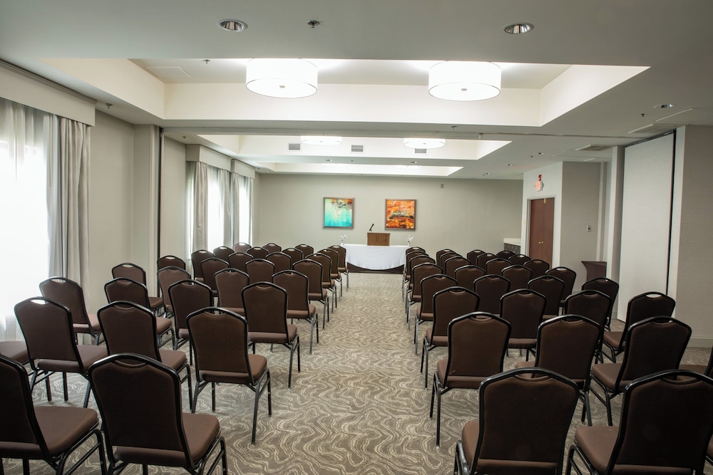 Holiday Inn Hotel And Suites Raleigh Cary I 40 Walnut St 62/68