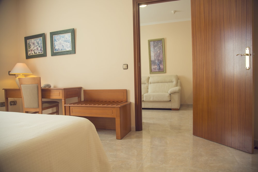 Hotel Checkin Valencia Ciscar 37/64