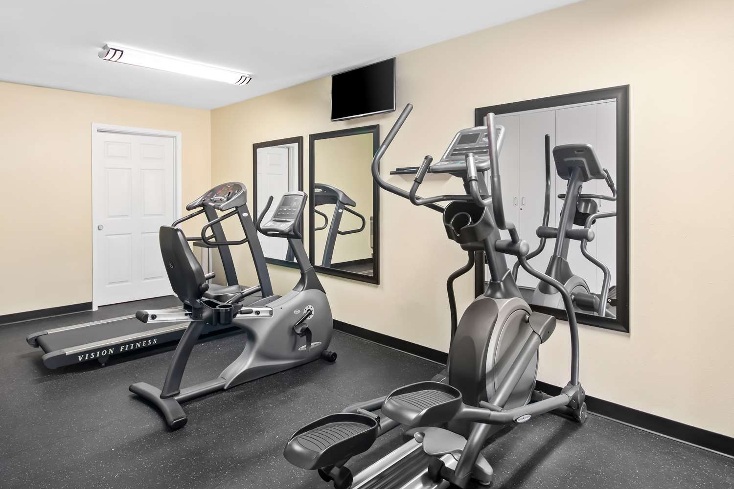 Best Western Cedar Inn 14/24