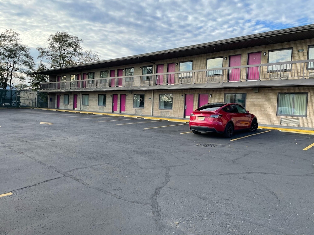 Express Inn -Rahway 31/46