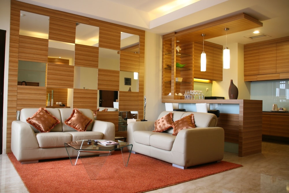 GRAND PASUNDAN CONVENTION HOTEL 48/65
