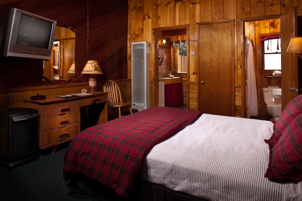 Idyllwild Bunkhouse 10/46
