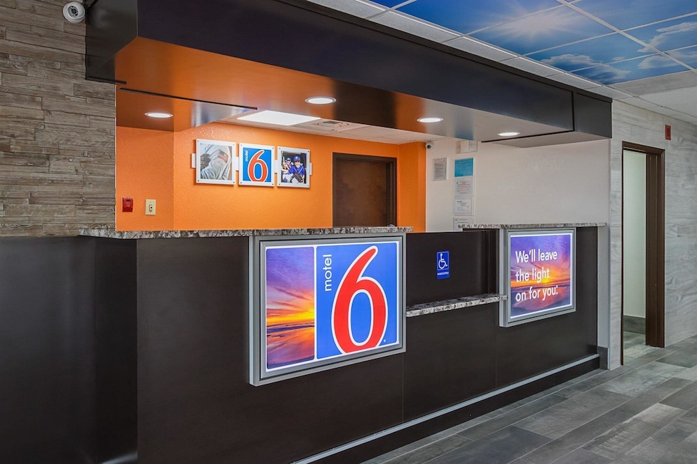 Motel6 Savannah, GA - Midtown 9/44