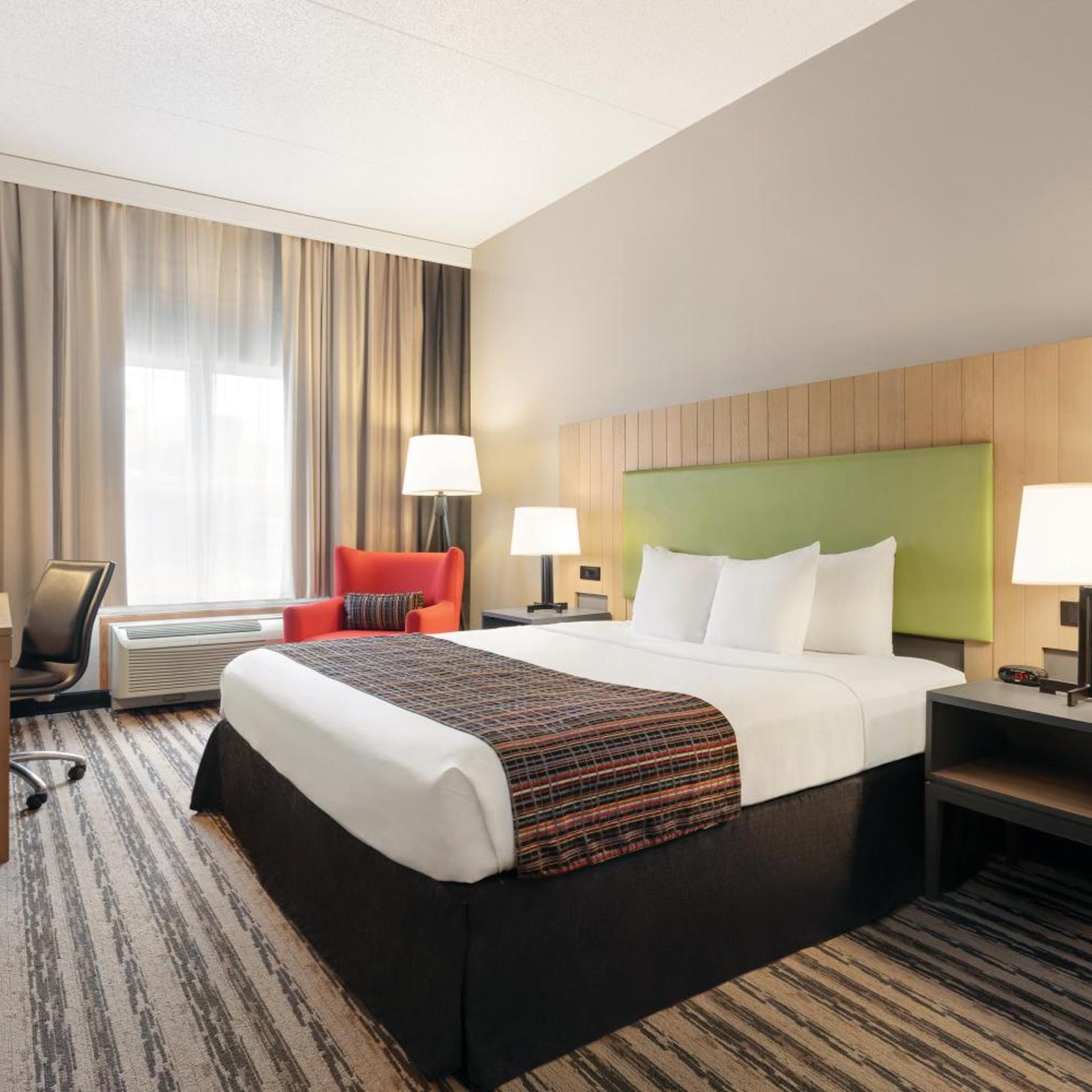 1 Bedroom, Suite, King Bed, Accessible
