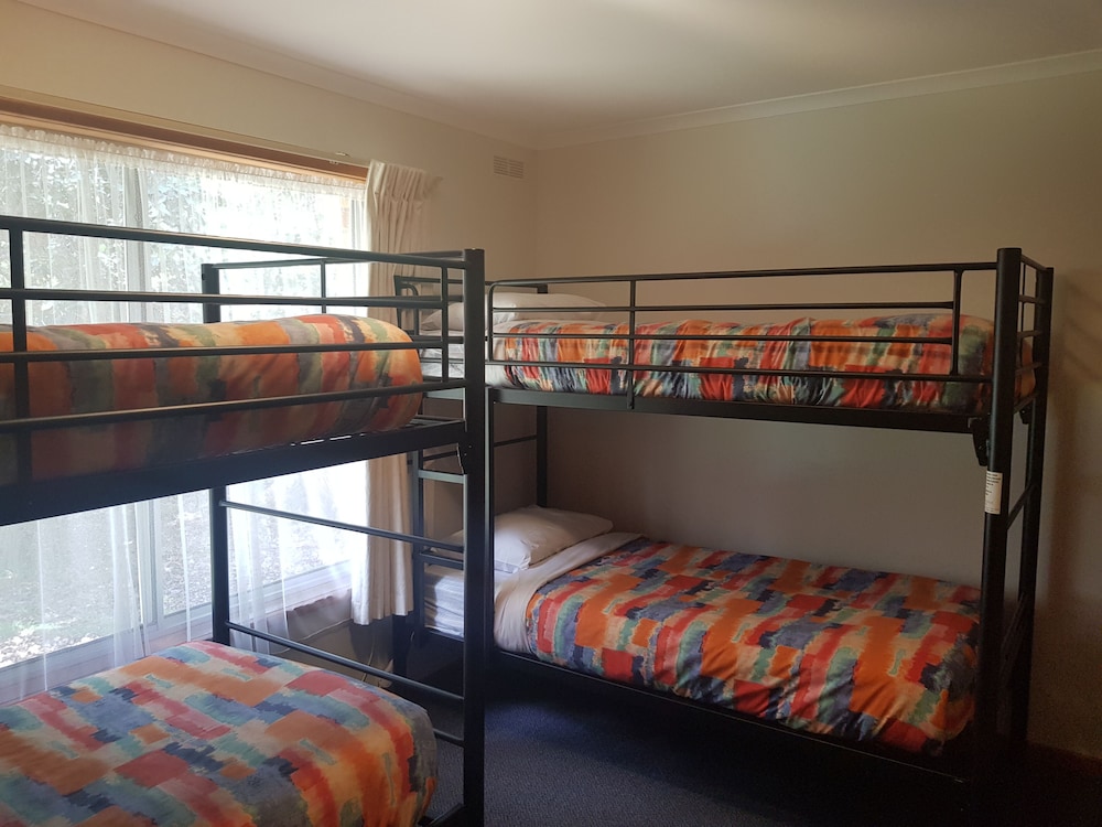GRAMPIANS VIEW COTTAGES AND UNITS 26/64