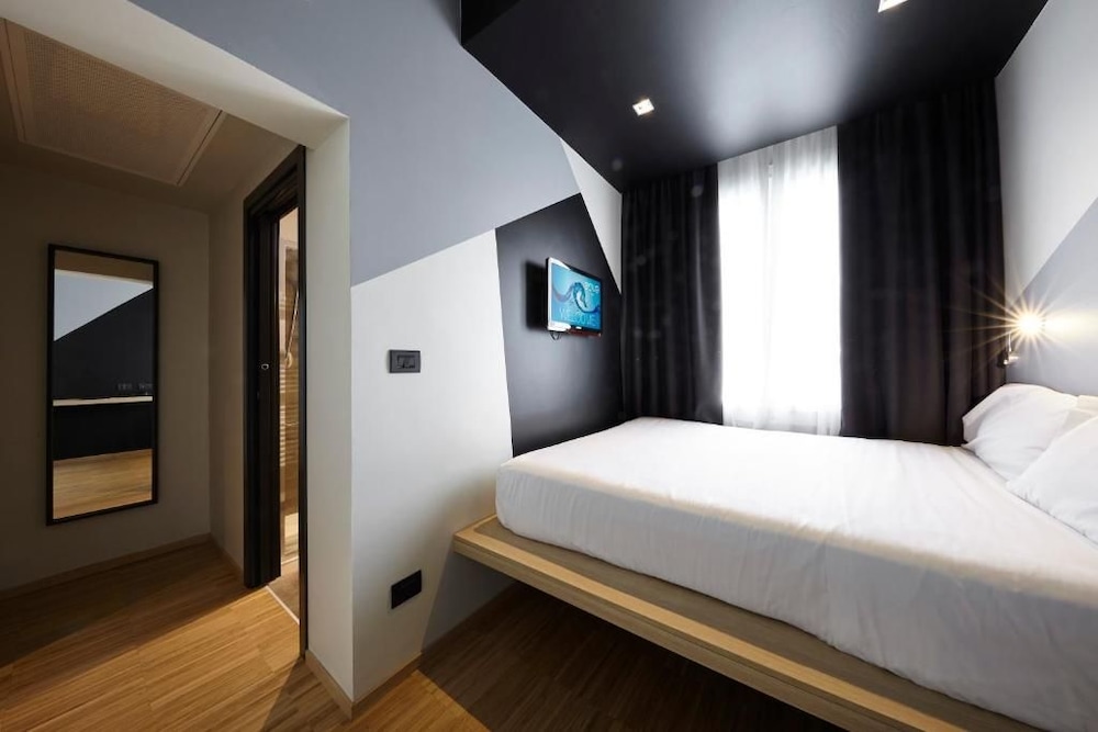 Hotel Aqua 7/50