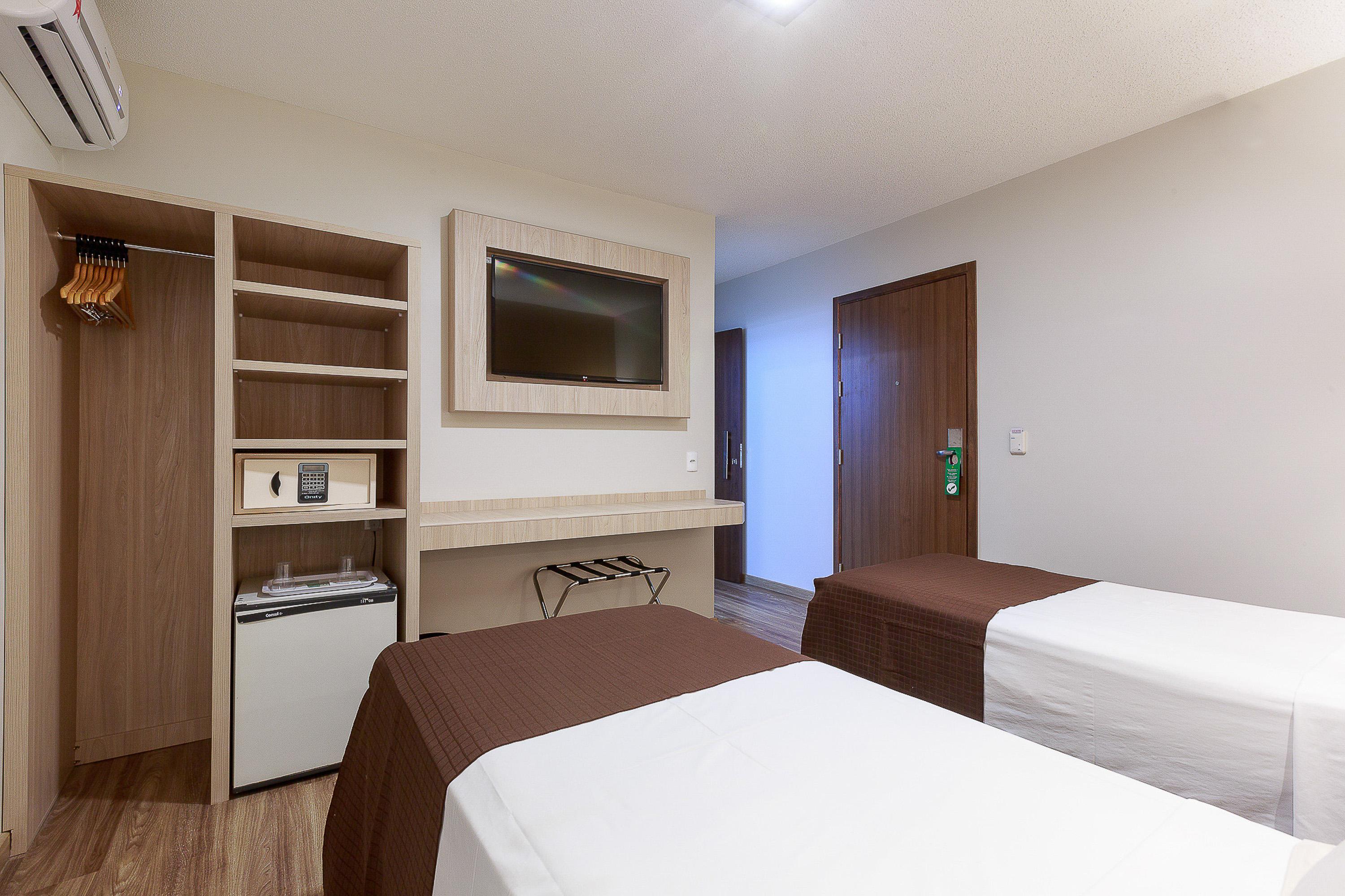 Suite Double 2 Single Beds