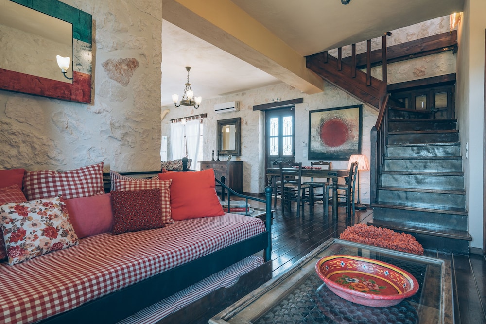 Alegria Villas 32/48