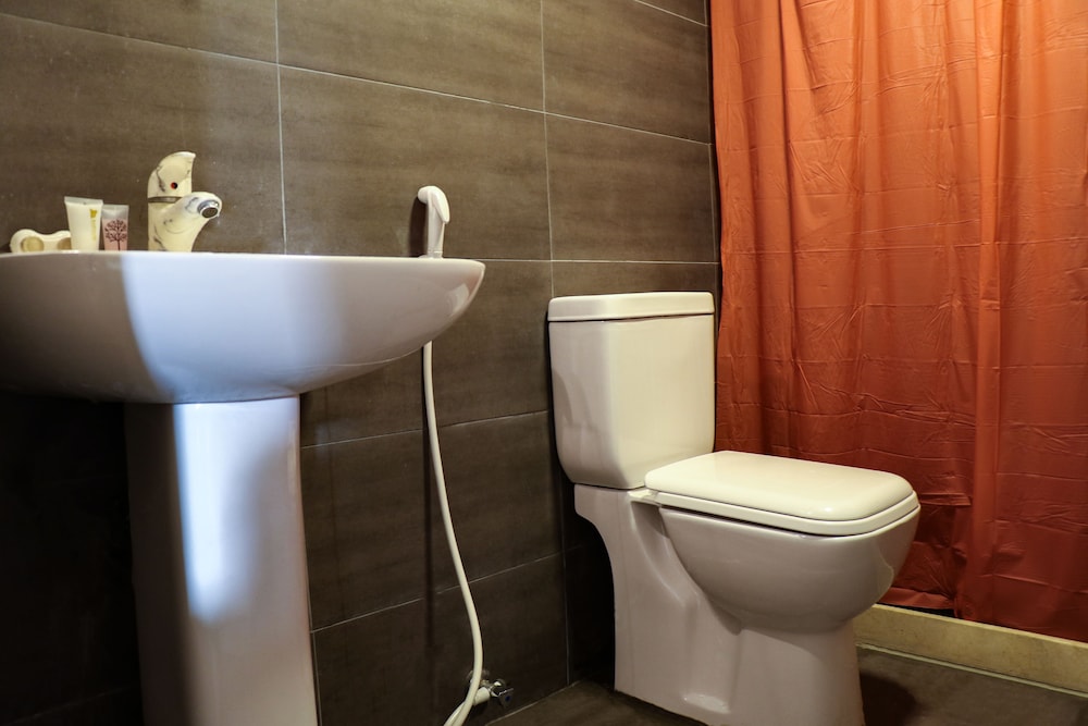 Grand Suites Hotel 65/66