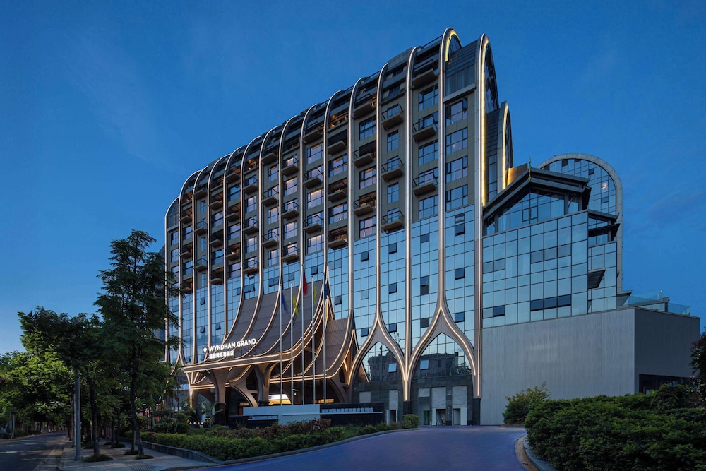Wyndham Grand Xishuangbanna Resort 4/25