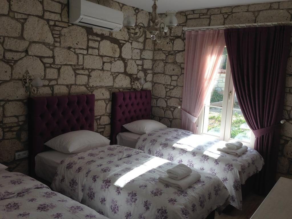 ROOM, TRIPLE