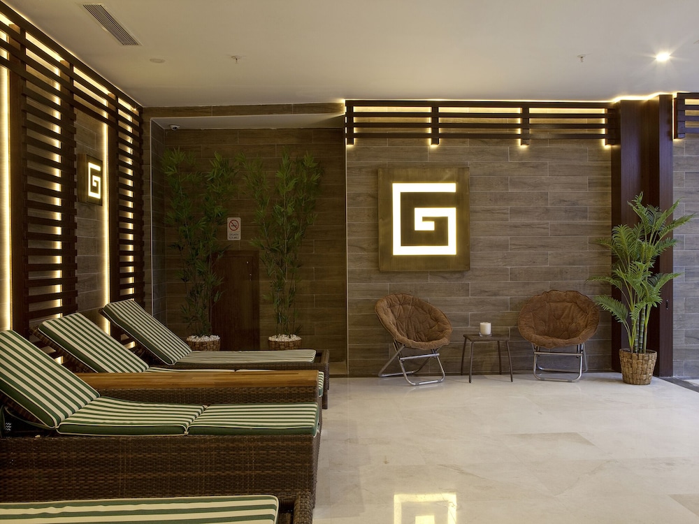 Grand Hotel de Pera 8/50