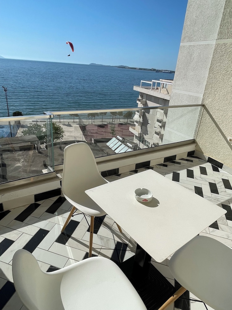 ADEA HOTEL 36/58