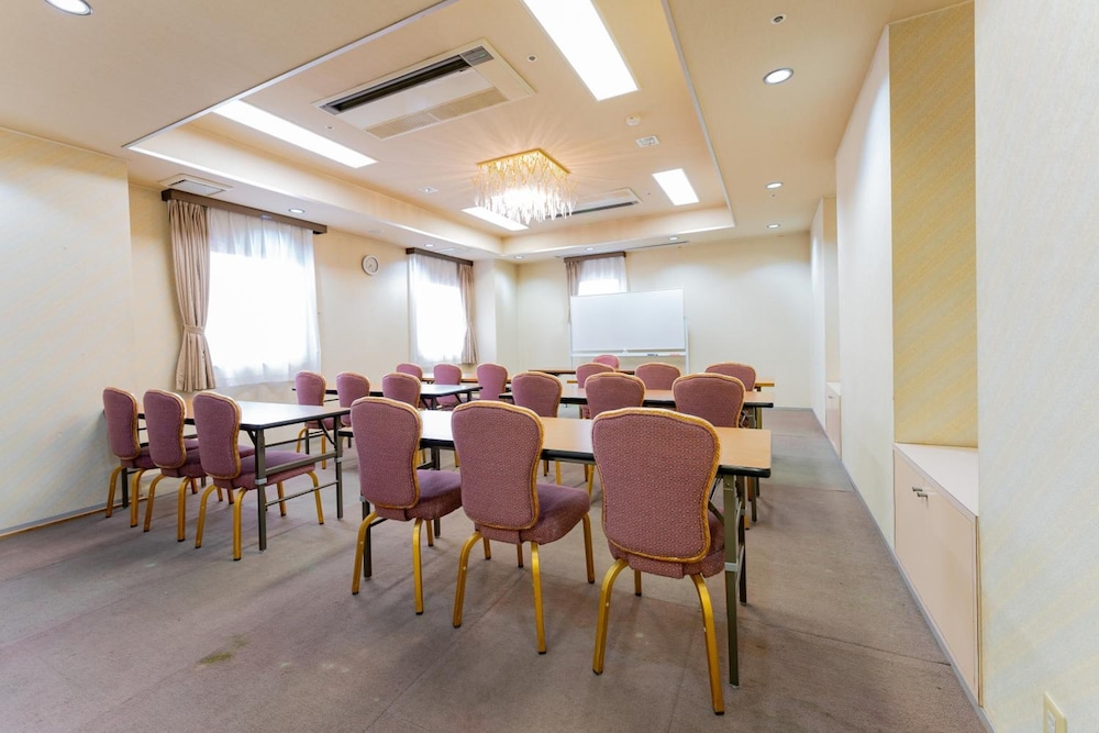 Oyama Palace Hotel 38/41