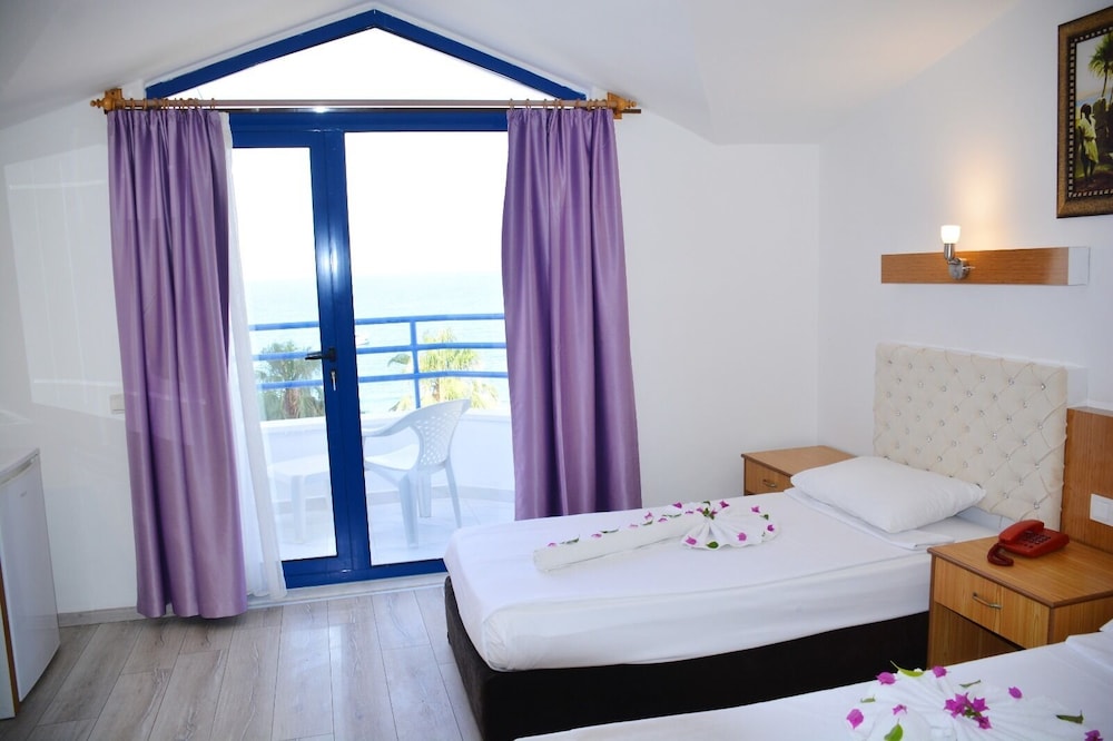 Miranda Moral Beach Hotel 32/61