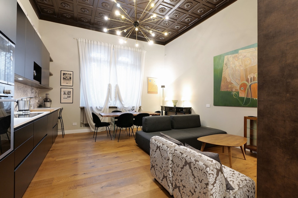La Chambre Milano 49/66