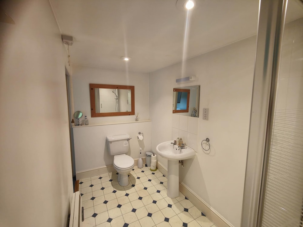 Manor Farm Bed & Breakfast 44/45