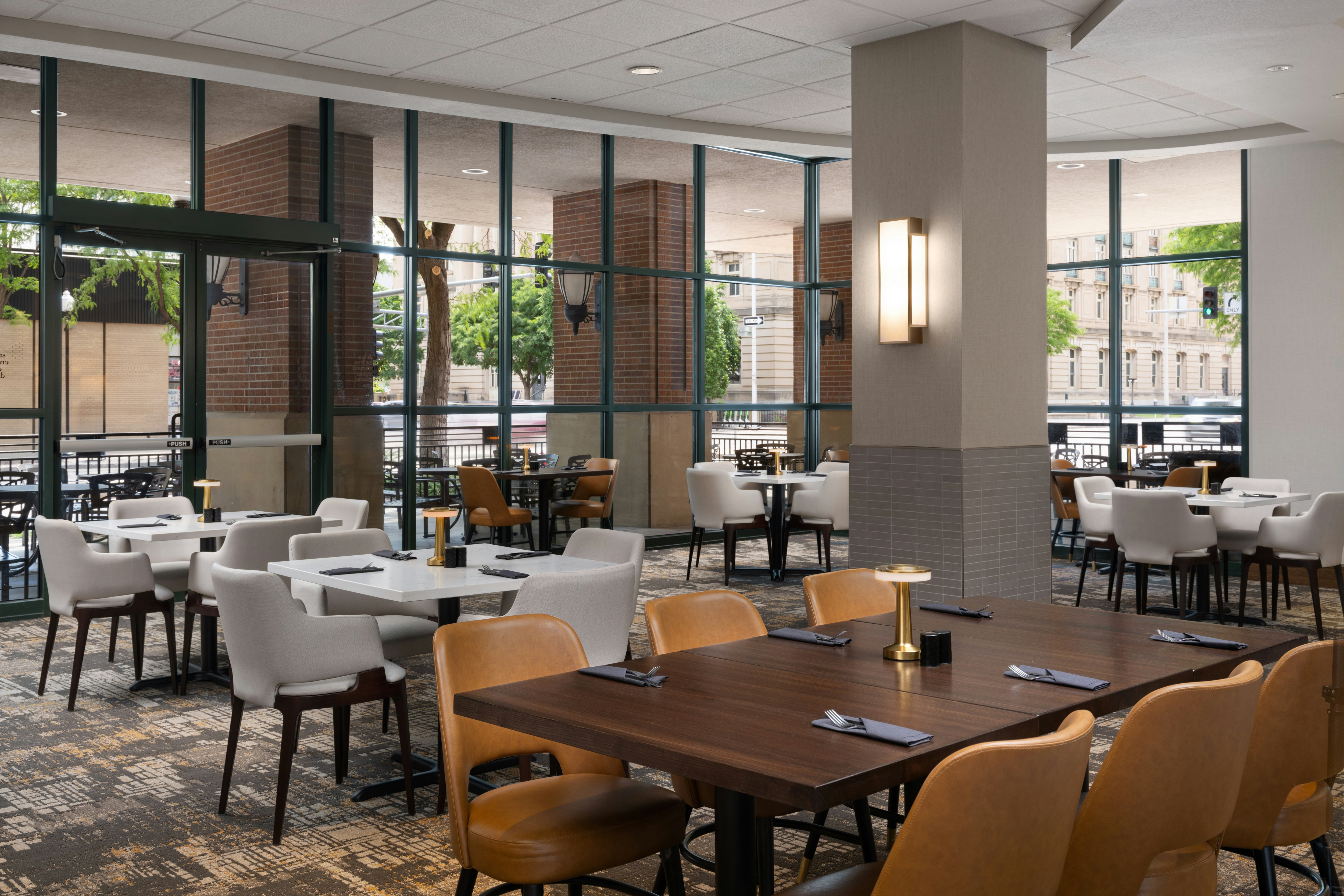 Embassy Suites Lincoln 16/28