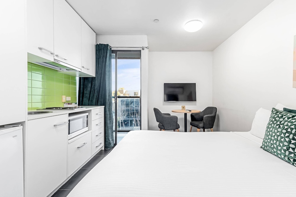 Quality Apartments North Melbourne 29/54