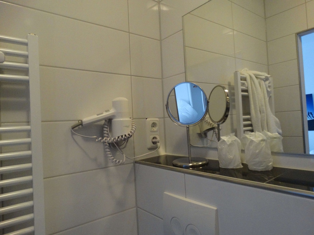 Hotel Stay 49/50