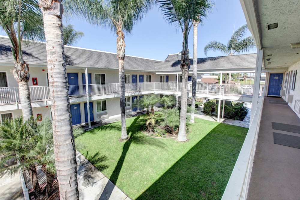Motel6 Westminster, CA - North 51/60