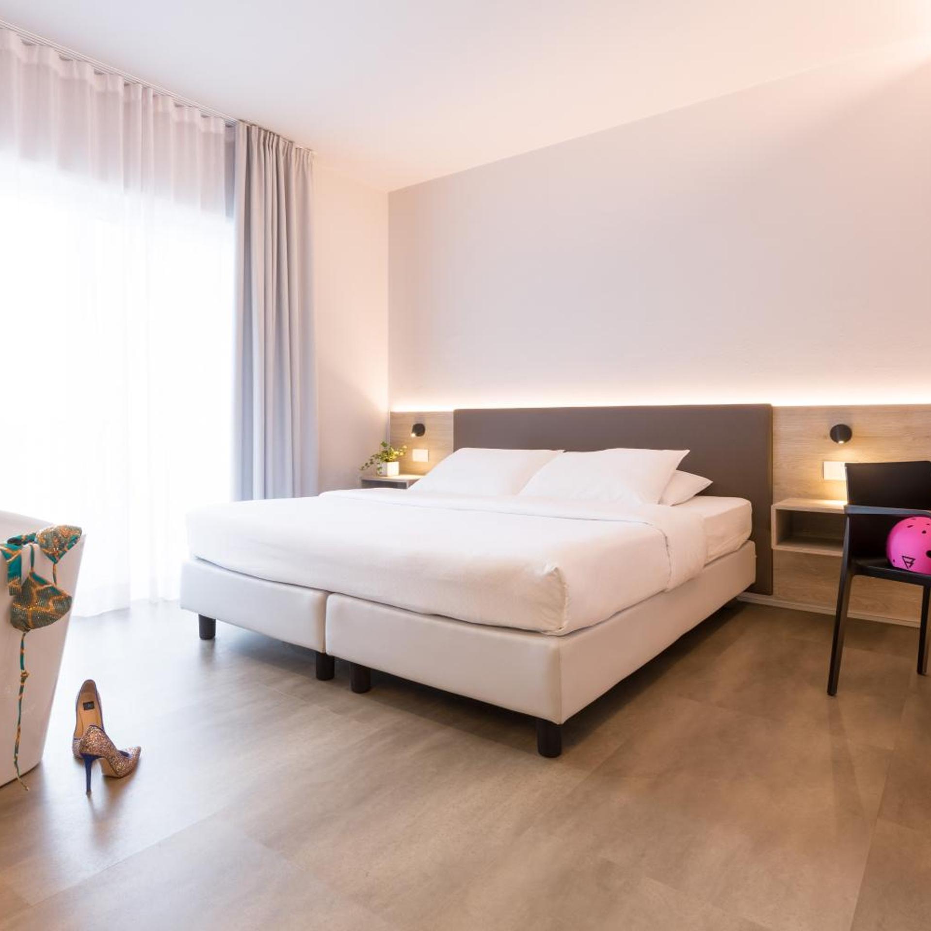 Deluxe, Double Bed