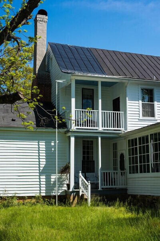 Oak Grove Bed and Breakfast 46/50