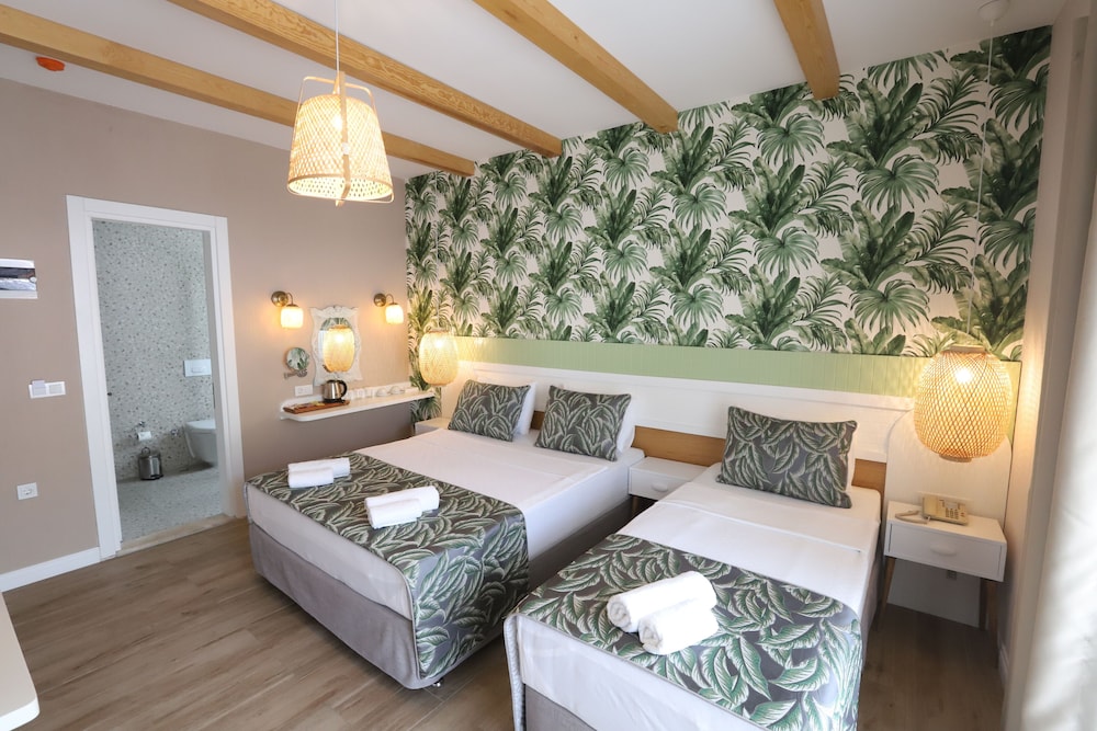 Dolphin Park Hotel 9/50